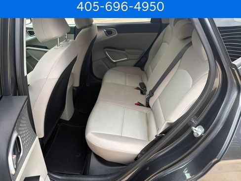 Used 2023 Kia Soul LX FWD image 30