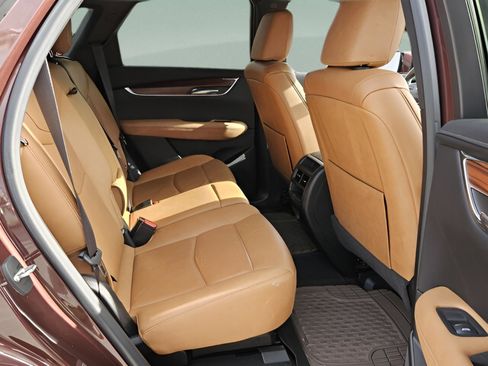 Used 2022 Cadillac XT5 Premium Luxury image 13