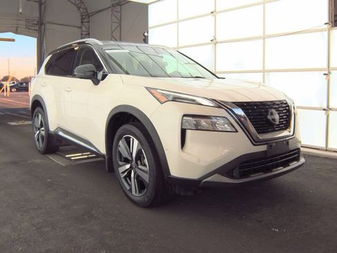 Used 2023 Nissan Rogue SL w/ SL Premium Package image 1