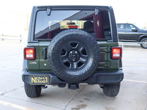 Used 2021 Jeep Wrangler Sport image 13