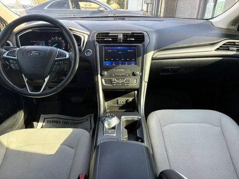 Used 2020 Ford Fusion SE w/ Equipment Group 151A FWD image 11