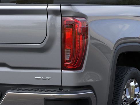 New 2026 GMC Sierra 1500 SLT image 11