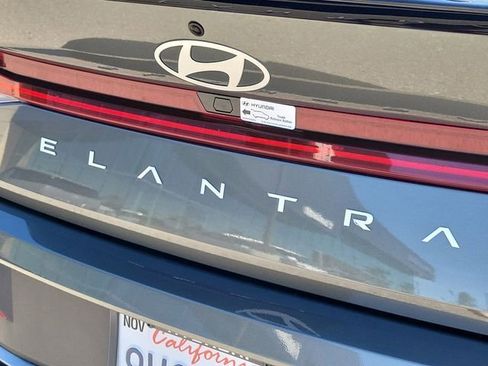 Certified 2025 Hyundai Elantra SEL FWD image 23