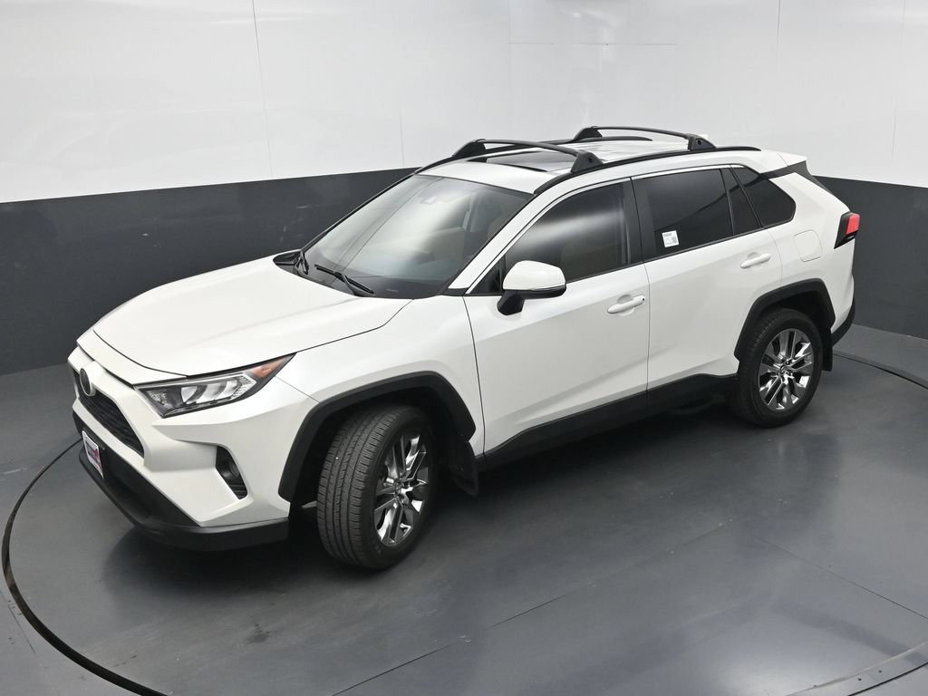 Used 2021 Toyota RAV4 XLE Premium FWD image 32