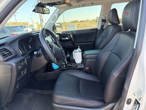 Used 2023 Toyota 4Runner TRD Off-Road Premium w/ Moonroof Package AWD/4WD image 8