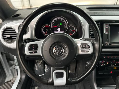 Used 2019 Volkswagen Beetle 2.0T SE FWD image 18