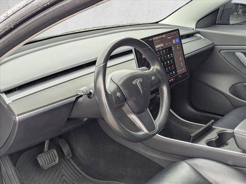 Used 2019 Tesla Model 3 Standard Range image 10