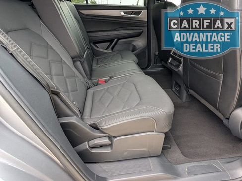 Used 2024 Volkswagen Atlas Cross Sport SE AWD/4WD image 19