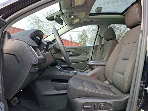 Used 2023 GMC Terrain SLE w/ Driver Convenience Package image 23