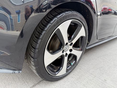 Used 2015 Volkswagen Golf 4-Door image 5