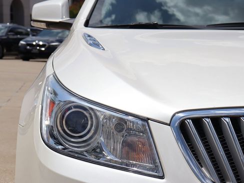 Used 2012 Buick LaCrosse Touring image 5