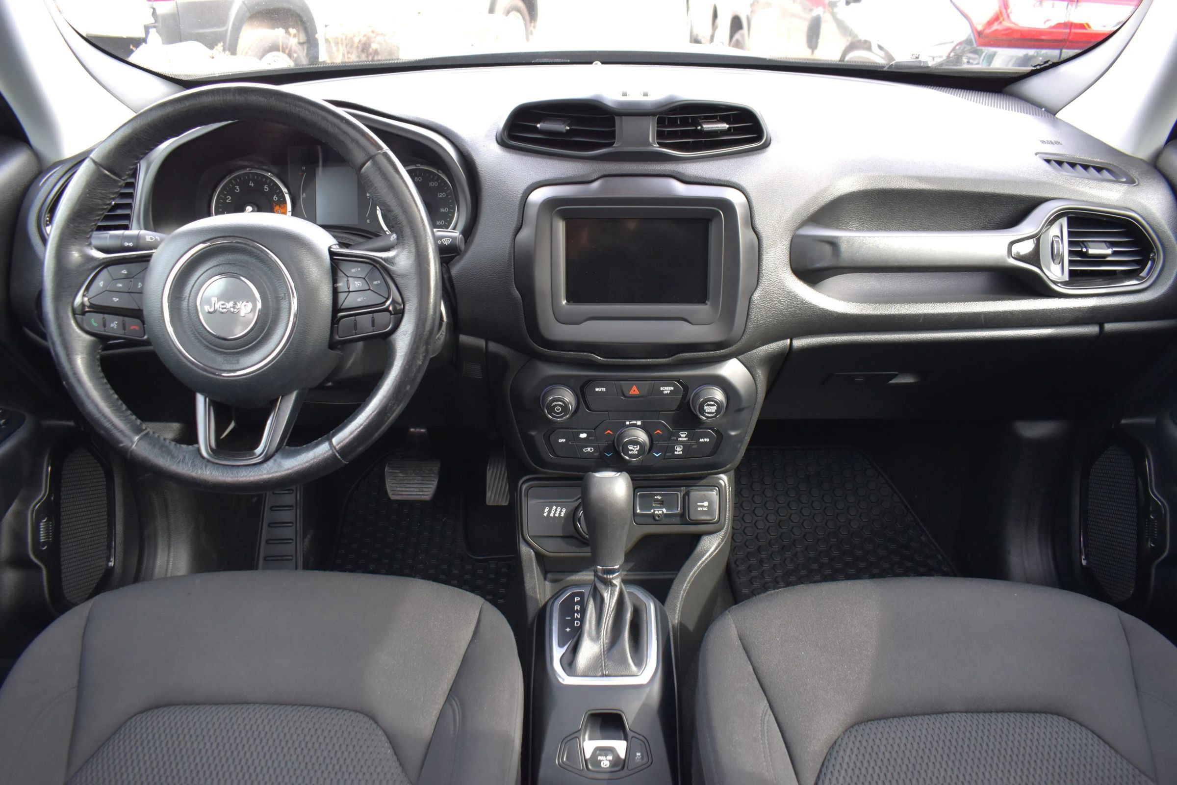 Used 2018 Jeep Renegade Altitude AWD/4WD image 14