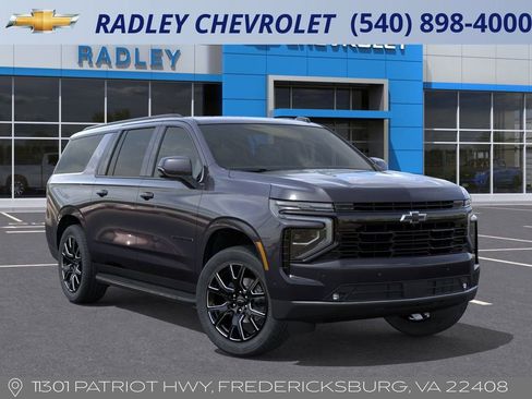 New 2026 Chevrolet Suburban RST image 7