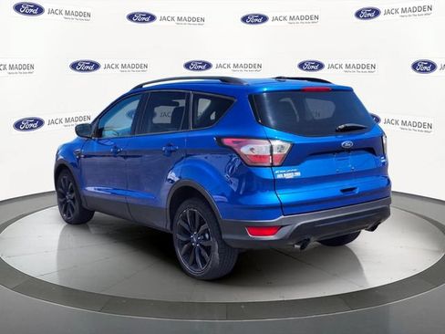Certified 2017 Ford Escape SE w/ SE Sport Appearance Package AWD/4WD image 3