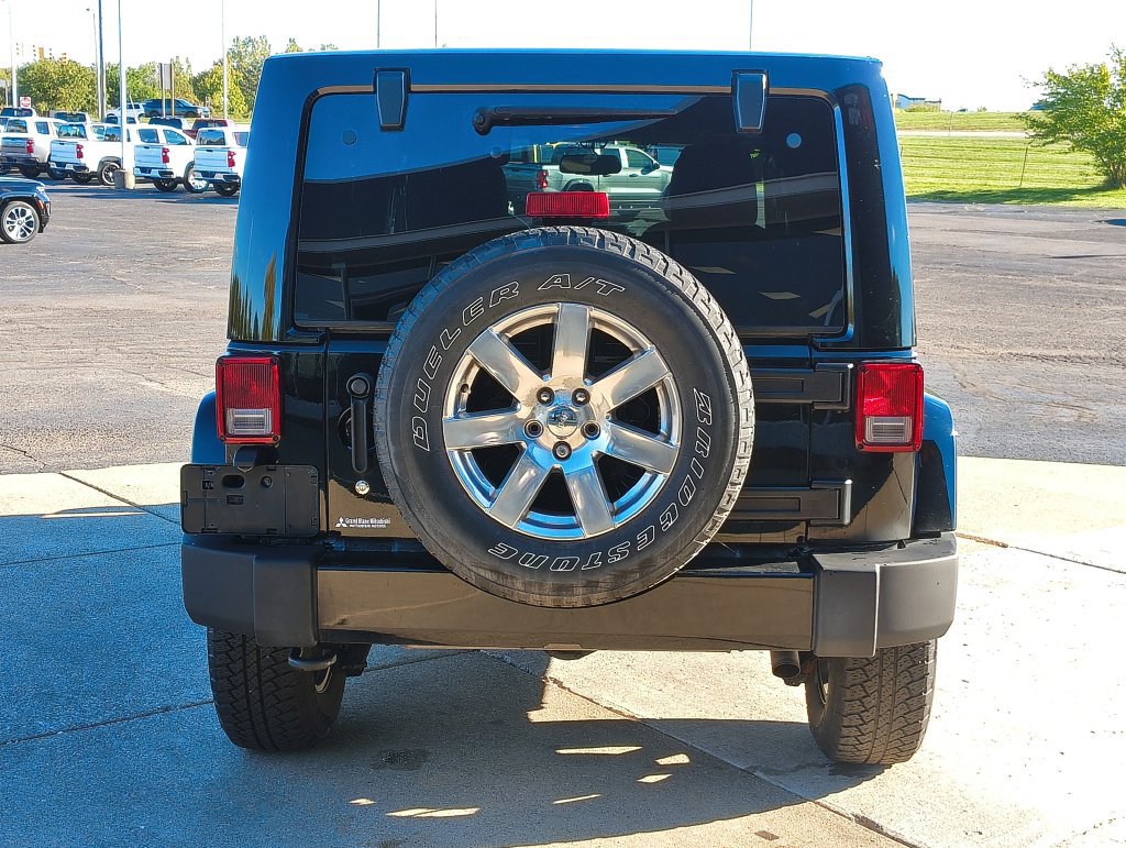 Used 2016 Jeep Wrangler Unlimited Sahara w/ Dual Top Group AWD/4WD image 6