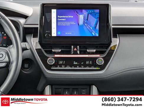Used 2025 Toyota Corolla Cross XLE AWD/4WD image 30