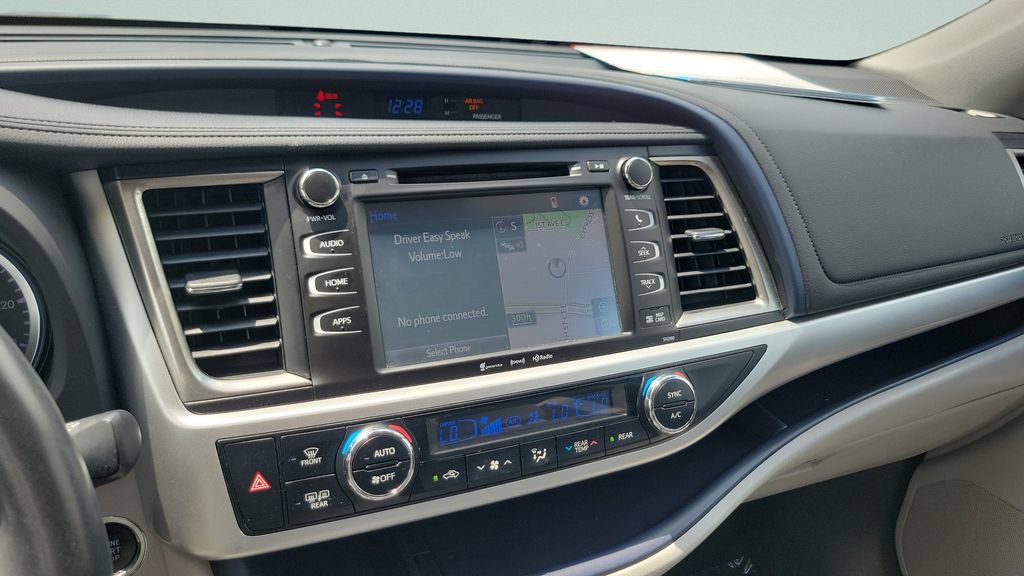 Used 2019 Toyota Highlander XLE AWD/4WD image 14