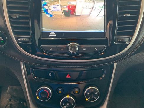 Used 2019 Chevrolet Trax LT w/ LT Convenience Package AWD/4WD image 7