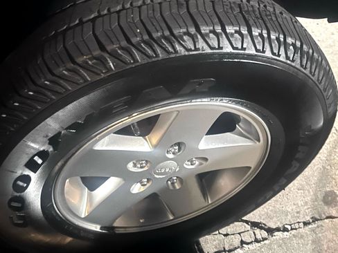 Used 2012 Jeep Wrangler Sport image 9