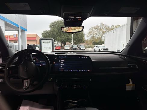 New 2026 Chevrolet Traverse RS w/ LPO, Floor Liner Package image 17