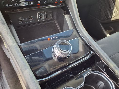 Used 2023 Jeep Grand Cherokee Laredo w/ Luxury Tech Group I AWD/4WD image 8