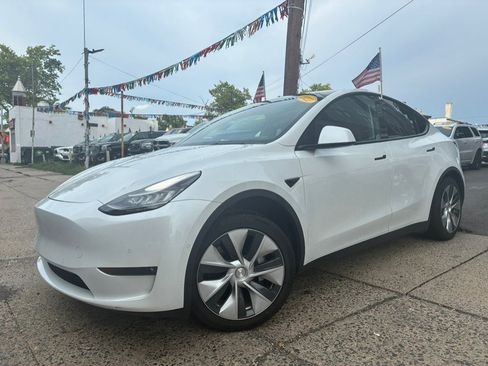 Used 2021 Tesla Model Y 2WD image 1