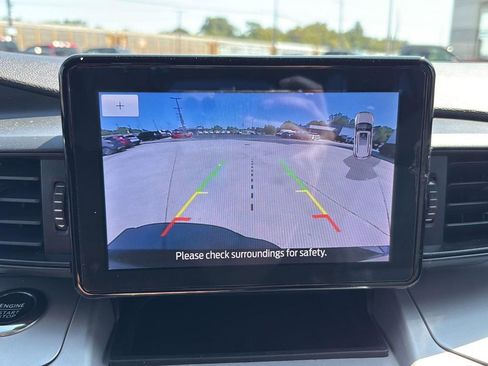 Used 2023 Ford Explorer XLT image 20