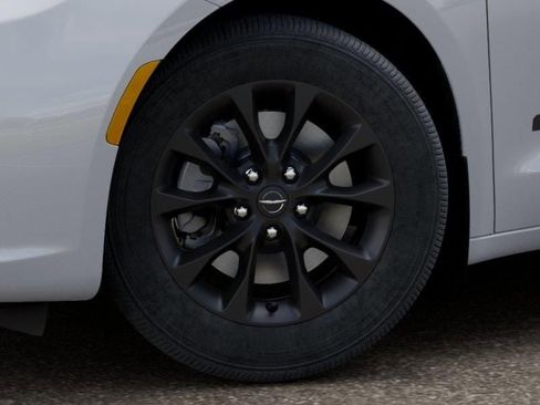 New 2025 Chrysler Pacifica Select w/ Uconnect Theater Family Group AWD/4WD image 8