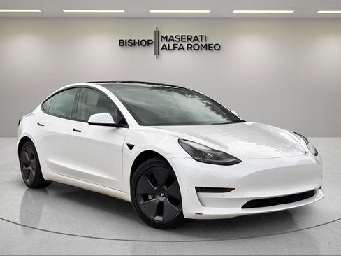 Used 2021 Tesla Model 3 Standard Range RWD image 1