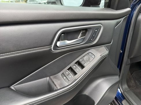 Used 2024 Nissan Rogue Platinum w/ Platinum Premium Package FWD image 19
