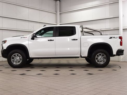 Used 2023 Chevrolet Silverado 1500 ZR2 w/ Technology Package AWD/4WD image 4