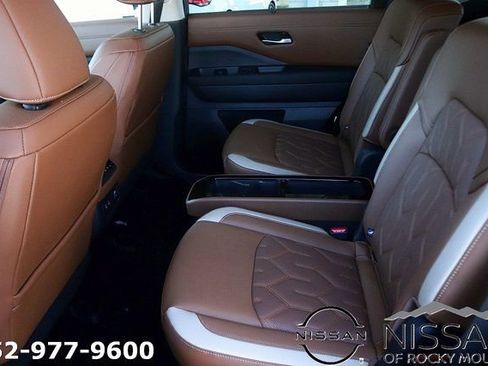 New 2026 Nissan Pathfinder Platinum FWD image 13