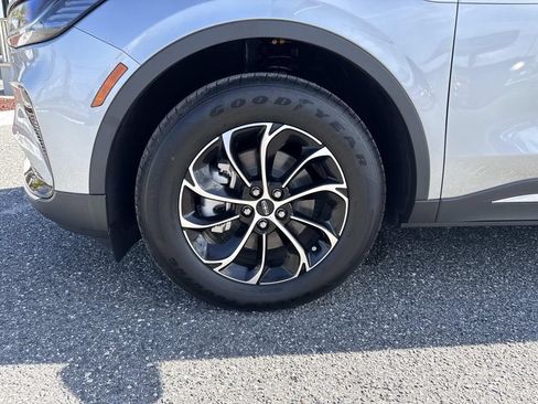 New 2026 Lincoln Nautilus Premier AWD/4WD image 10