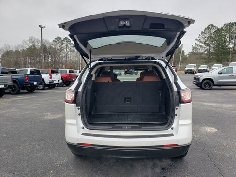 Used 2016 Chevrolet Traverse LT image 9