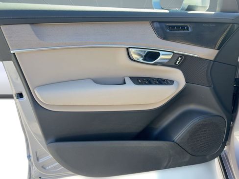 New 2026 Volvo XC90 B6 Plus w/ Protection Package Premier image 21