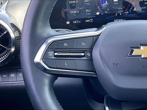 Used 2025 Chevrolet Equinox LT image 18