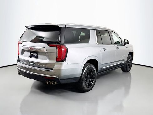 Used 2024 GMC Yukon XL Denali AWD/4WD image 7
