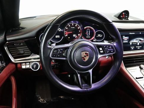 Used 2018 Porsche Panamera 4S image 20