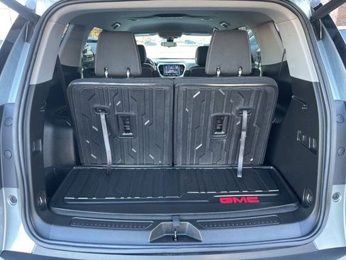 Certified 2023 GMC Acadia SLE w/ Driver Convenience Package image 15