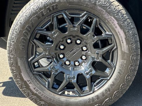 Used 2025 GMC Hummer EV 3X w/ LPO, Dark Essentials Package AWD/4WD image 43