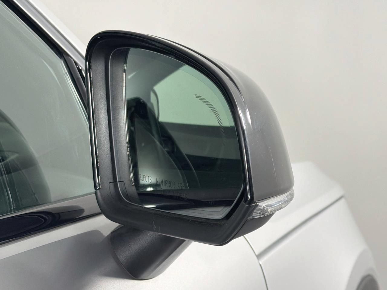 Used 2023 Volvo XC40 Recharge Plus AWD/4WD image 30