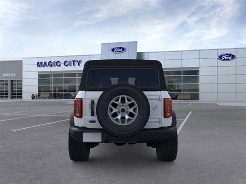 New 2025 Ford Bronco Badlands image 5