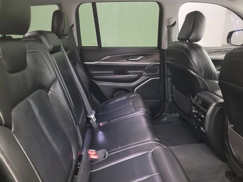 Used 2022 Jeep Grand Cherokee Limited 4xe image 19