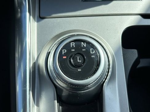 Used 2022 Ford Explorer XLT w/ Equipment Group 202A image 26