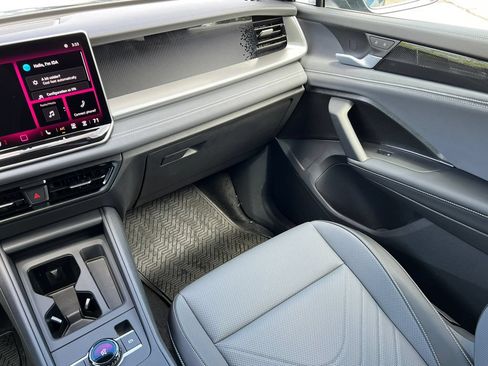 New 2026 Volkswagen Tiguan SE R-Line AWD/4WD image 34