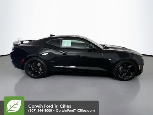 Used 2022 Chevrolet Camaro SS RWD image 18