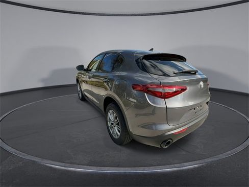 Used 2023 Alfa Romeo Stelvio Sprint image 6