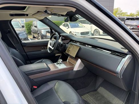 Used 2024 Land Rover Range Rover SE AWD/4WD image 12