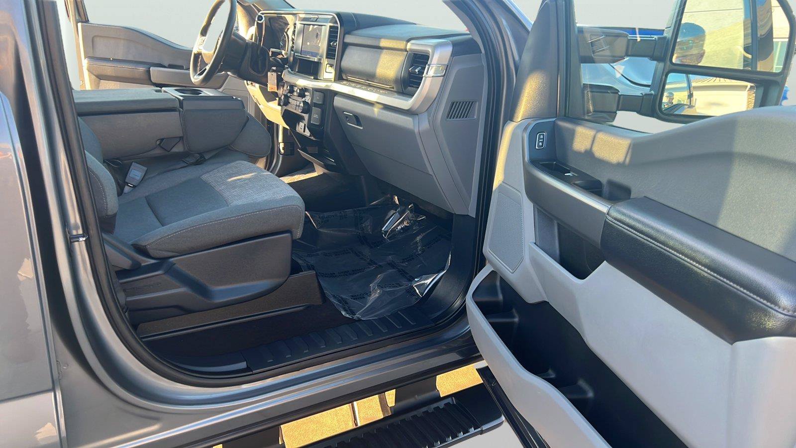 Used 2025 Ford F250 XLT w/ FX4 Off-Road Package AWD/4WD image 13