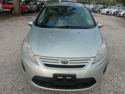Used 2012 Ford Fiesta S FWD image 2